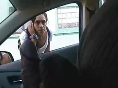 سه زن ژاپنی روی یک تنه عکسکون گشاد