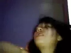 آنها زن را از هم جدا کردند ، او را تمام کردند و آن را عکس کونوکوس در دهان ریختند.