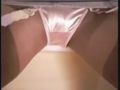 یک دانشجوی کالج زیبا که از یک راننده عکس کون وکس گنده تاکسی خداحافظی می کند